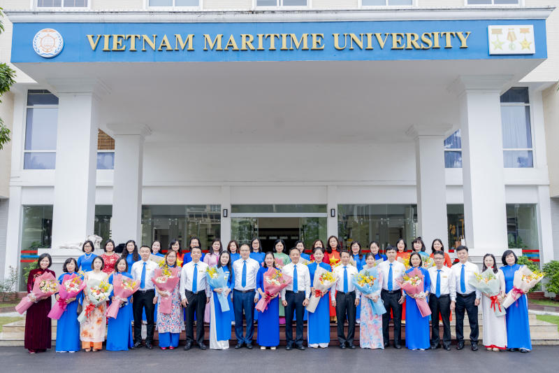 Gặp mặt thân mật Ban Nữ công, nữ Cán bộ chủ chốt và Ban chấp hành Chi hội Nữ trí thức trường Đại học Hàng hải Việt Nam nhân kỷ niệm ngày Quốc tế Phụ nữ 08/3