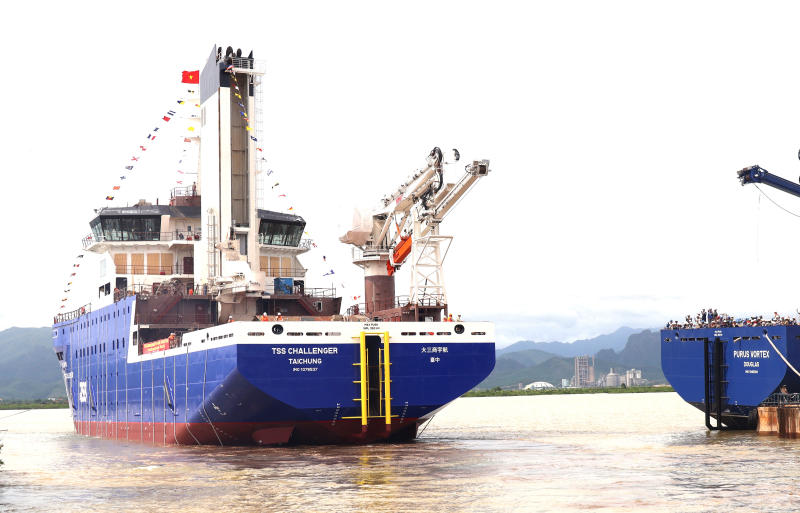 Công ty Đóng tàu Hạ Long hạ thủy thành công tàu CSOV 9020 - YN552213